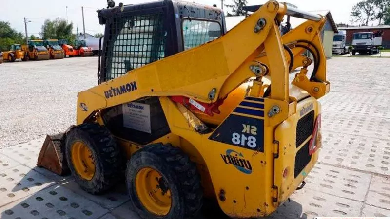 Мини погрузчик KOMATSU SK818
