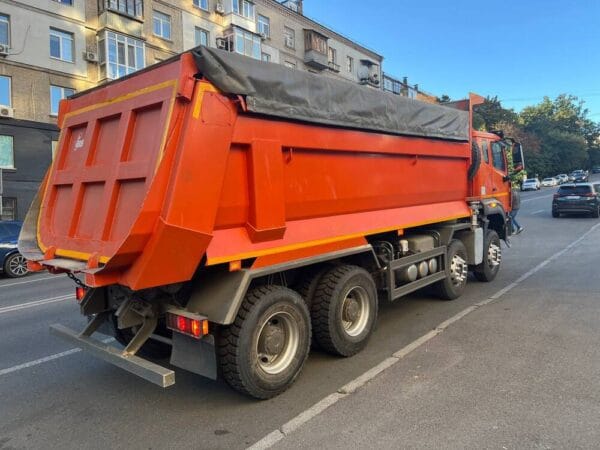 Самосвал 8×4 HOWO