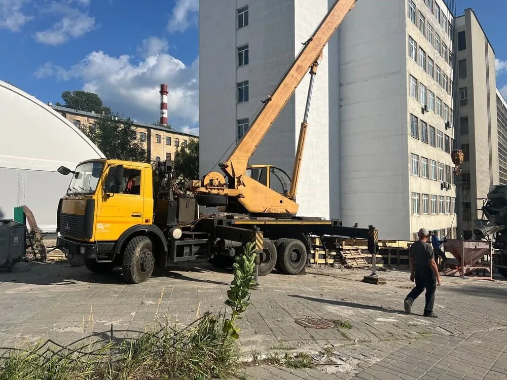 Автокран МАЗ 25 тонн